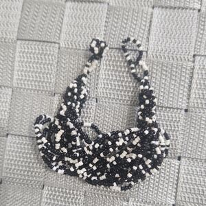 Elegant Black and White Beaded Braclet